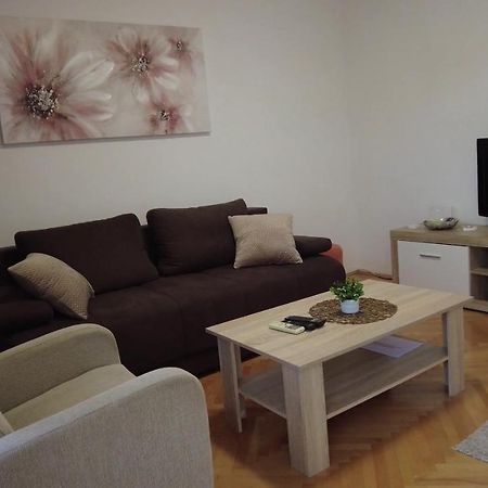 Apartment Dina Omiš Exteriör bild
