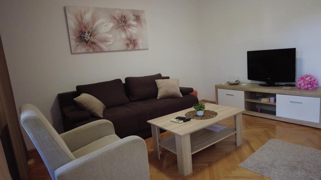 Apartment Dina Omiš Exteriör bild