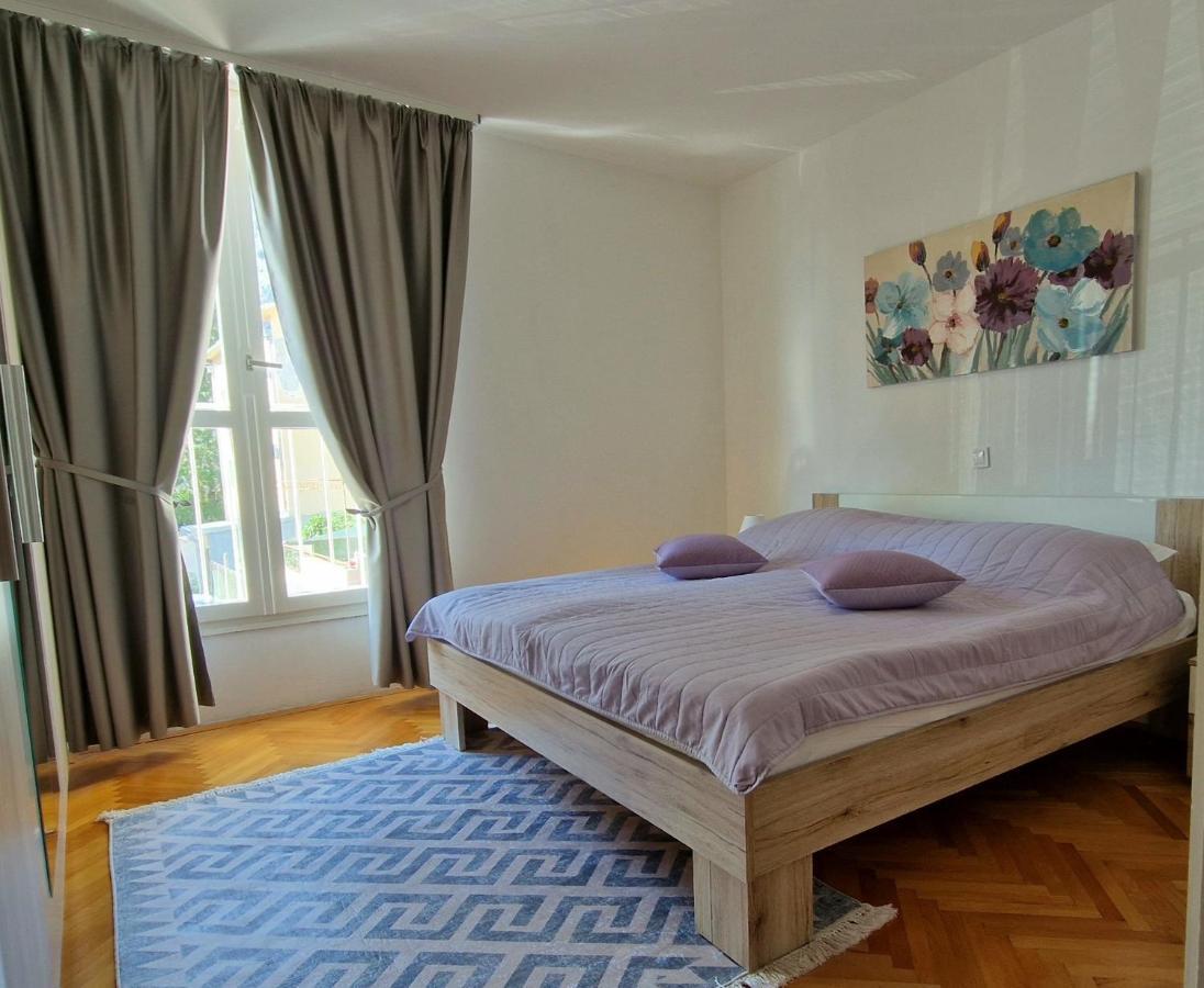 Apartment Dina Omiš Exteriör bild