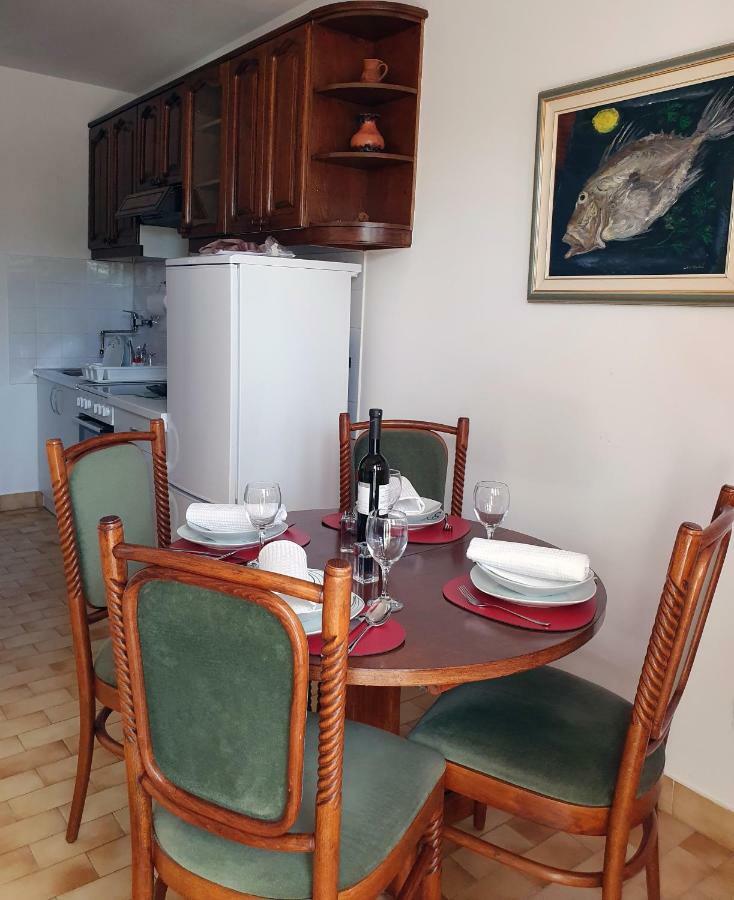 Apartment Dina Omiš Exteriör bild
