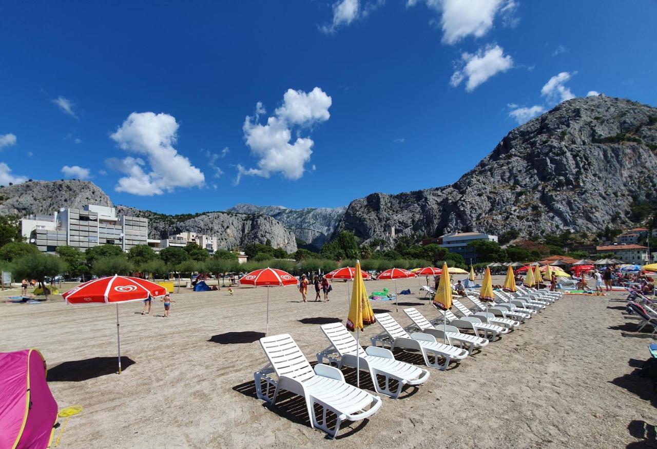 Apartment Dina Omiš Exteriör bild